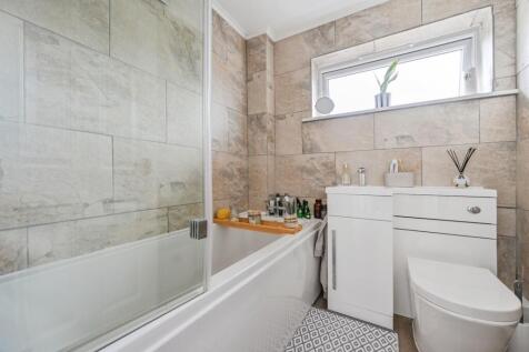 Family Bathroom: