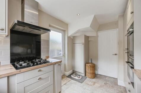 Kitchen: