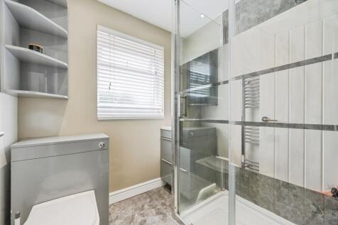 Shower Room: