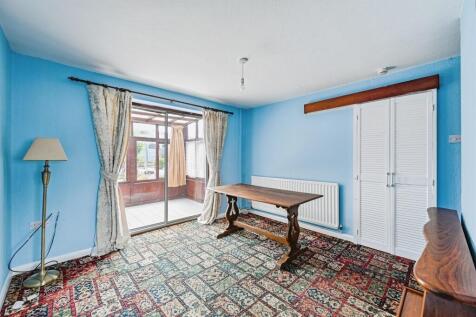 Dining Area: