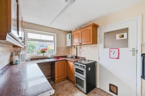 Kitchen: