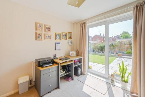 Bedroom Reception Room: