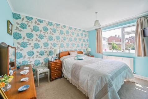 Bedroom:
