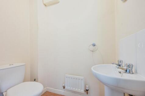 Guest Cloakroom: