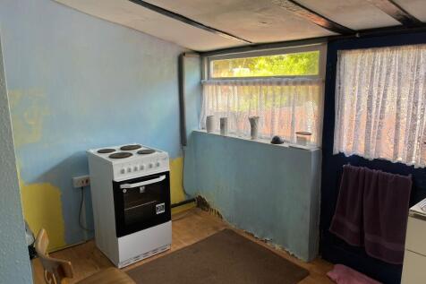 Kitchen: