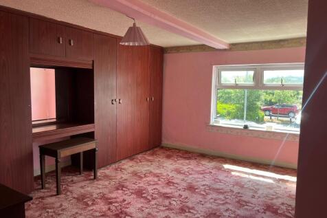 Bedroom: