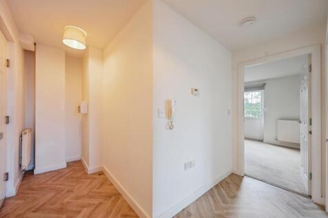 Entrance Hallway:
