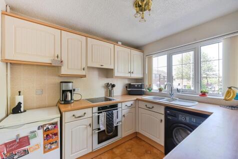 Kitchen: