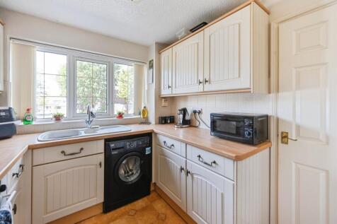 Kitchen: