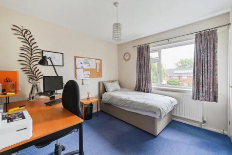 Bedroom: