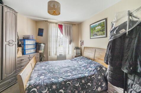 Main Bedroom: