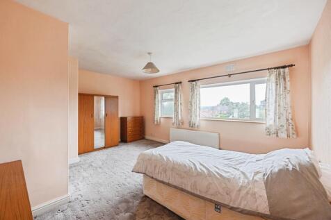 Main Bedroom: