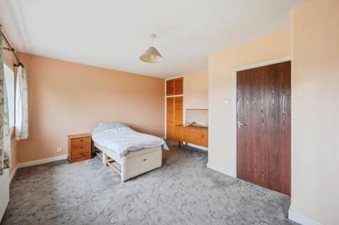 Main Bedroom: