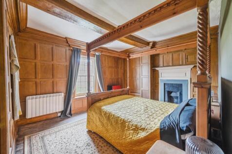 Bedroom: