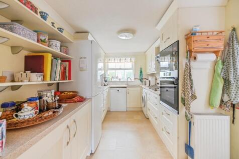 Kitchen: