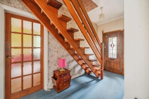 Entrance Hallway: