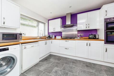 Kitchen:
