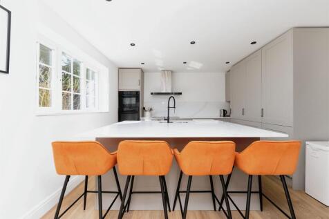 Kitchen: