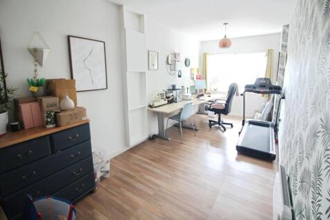 Bedroom/Office