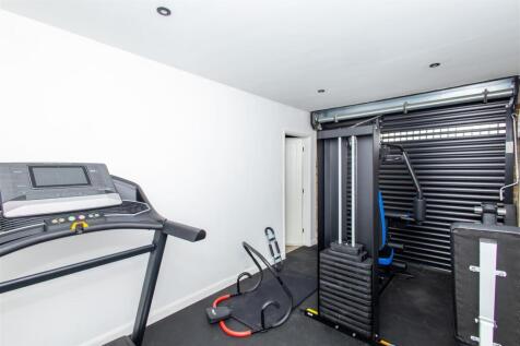 Garage/Gym