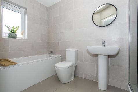 En-suite bathroom