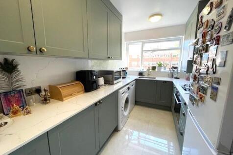 Kitchen 2.jpg