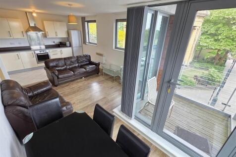 Lounge/Balcony