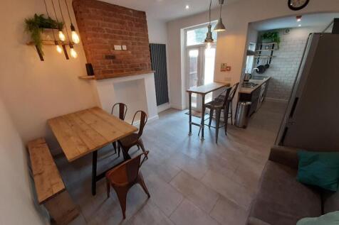 Lounge/Kitchen