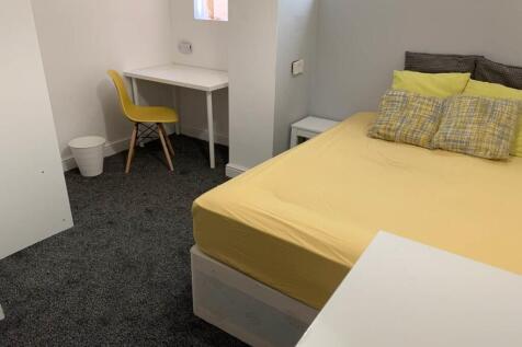 £525 Room 1 a.JPG