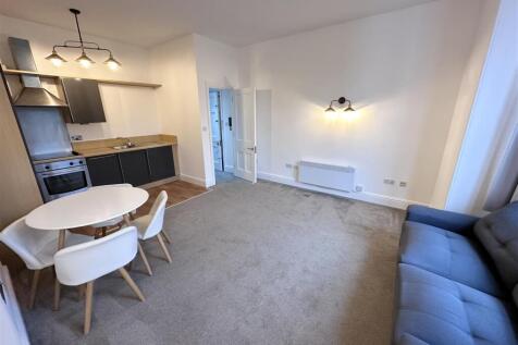 Lounge/Dining/Kitchen