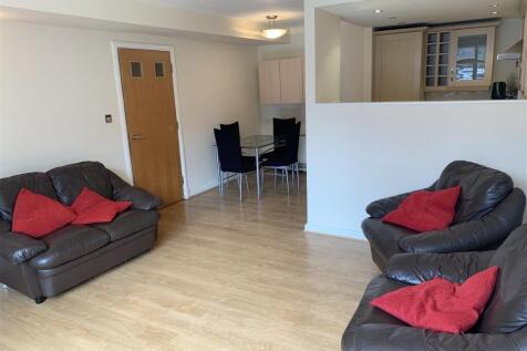 Lounge/Dining/Kitchen