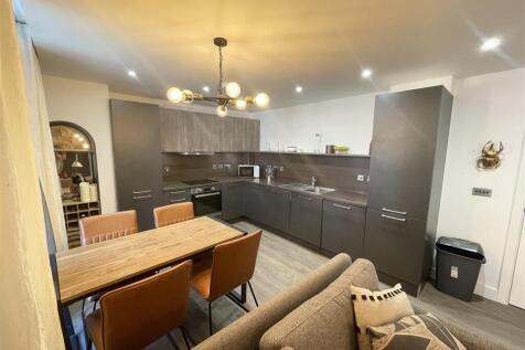Dining/Kitchen