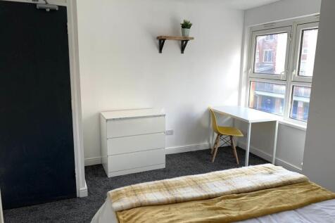 £525 Room 2.JPG
