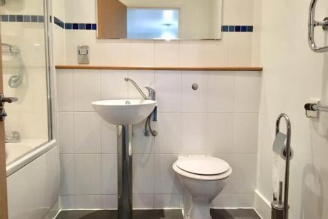 Ensuite1.jpg