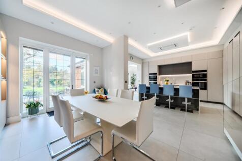 Kitchen / Breakfast Room