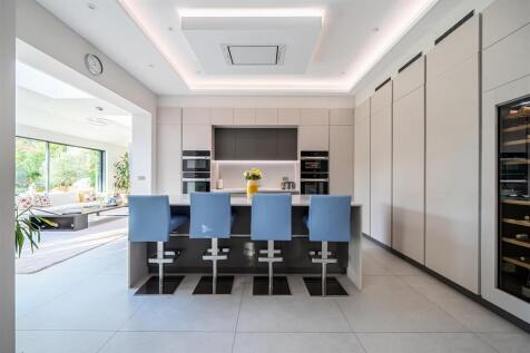 Kitchen / Breakfast Room