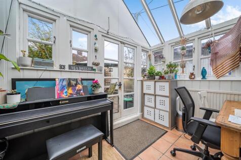 Conservatory Room
