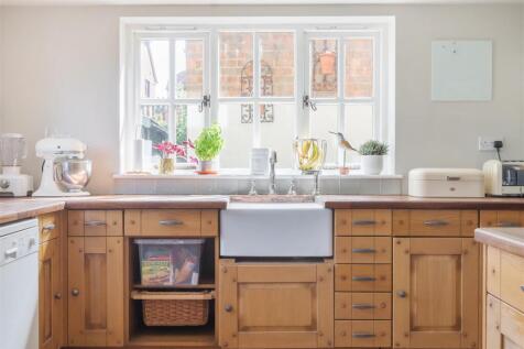 Kitchen (16).jpg