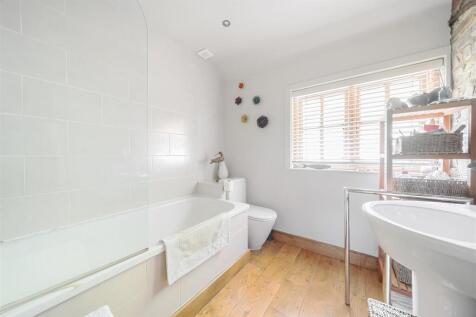 Bathroom (8).jpg