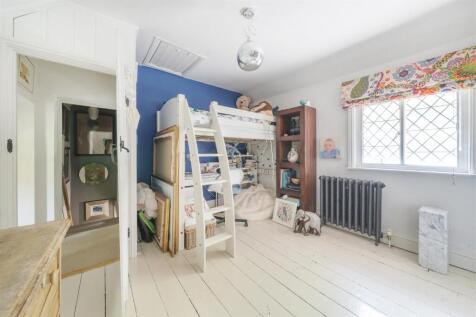 Bedroom (21).jpg