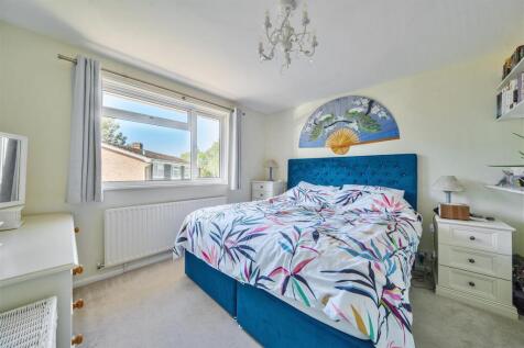 Bedroom 1.jpg