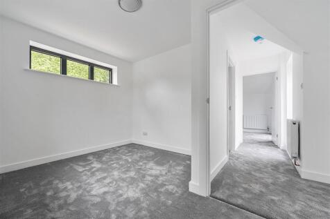 Valentine Cottage Bedroom 2.jpg