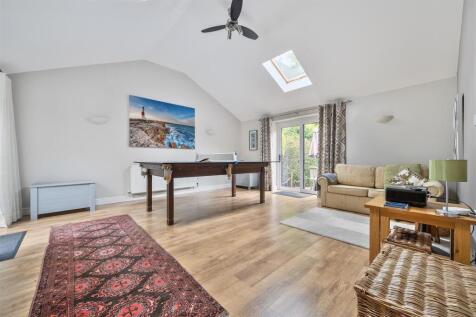 Bosky Dell Family Room.jpg