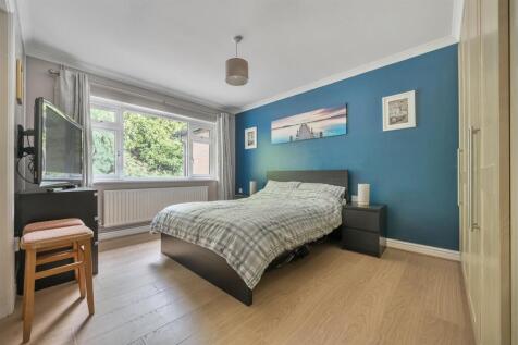 Bosky Dell Bedroom 2.jpg