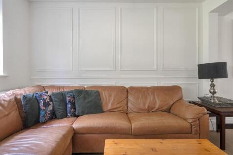 Jubilee Cottage Lifestyle 1.jpg