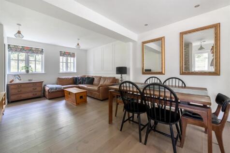 Jubilee Cottage Living-Dining Room.jpg