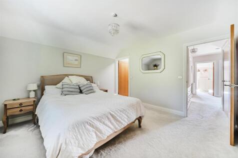 Bedroom 1.jpg