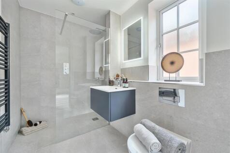 Plot 5 En-Suite.jpg