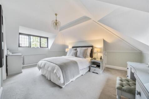 Bedroom 1a.jpg