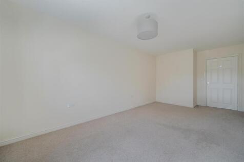 Bedroom 2 (2).jpg
